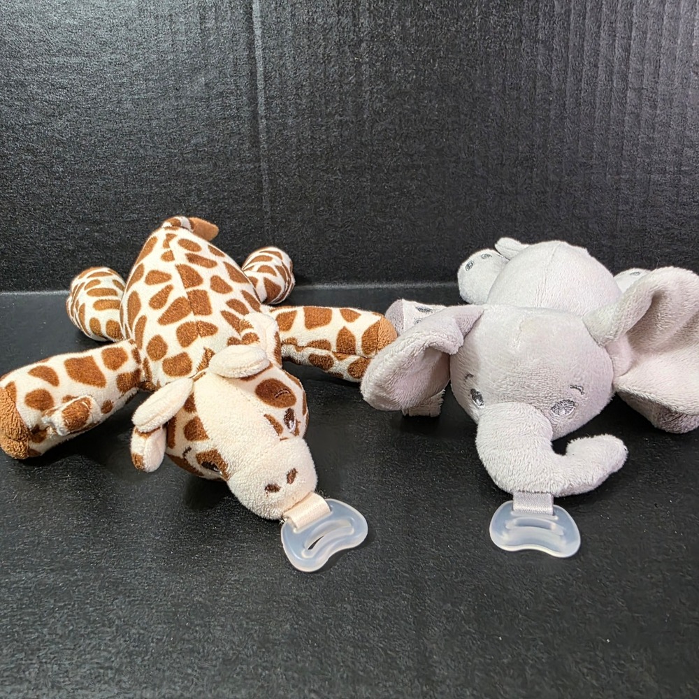 Philips Avent Soothie Snuggle Pacifier Holder Giraffe and Elephant Plush Lot